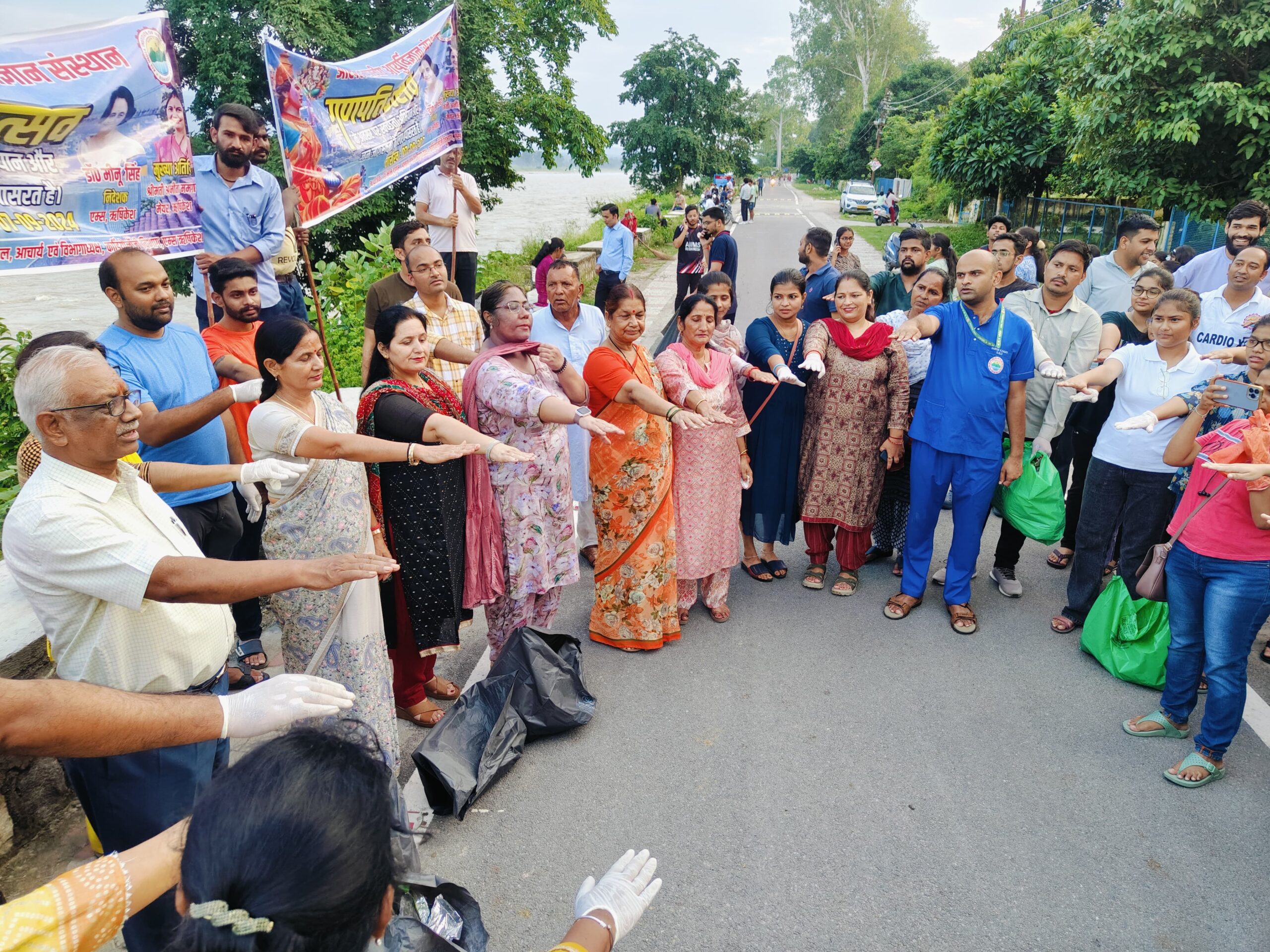 एम्स ने गणेश उत्सव के लिए सफाई अभियान शुरू किया, मेयर भी शामिल हुए